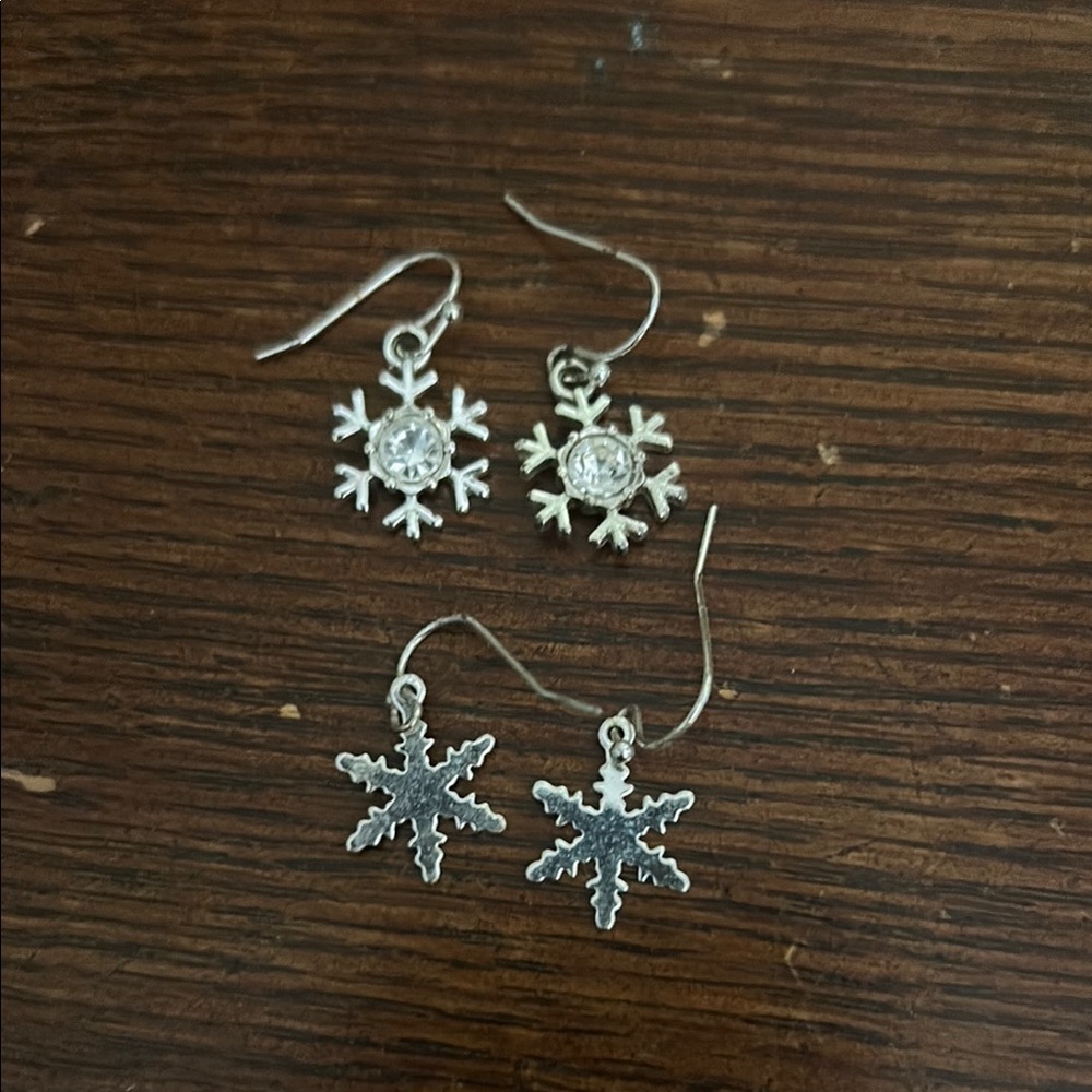 Elegant Silver Snowflake Earrings